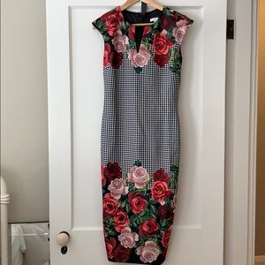 Beautiful garden rose print dress.